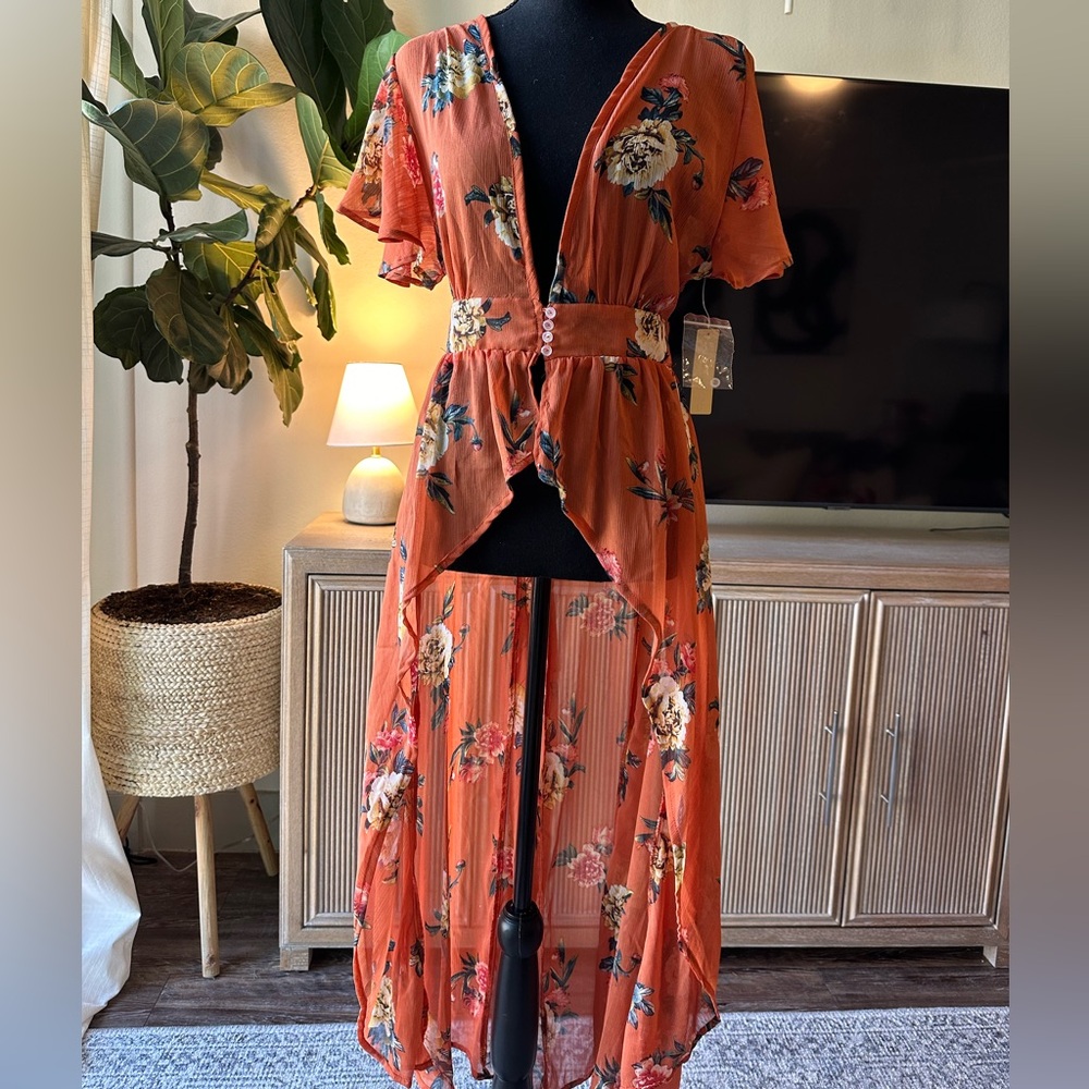 NWT- Riley & James - floral layer for dresses with sleeves